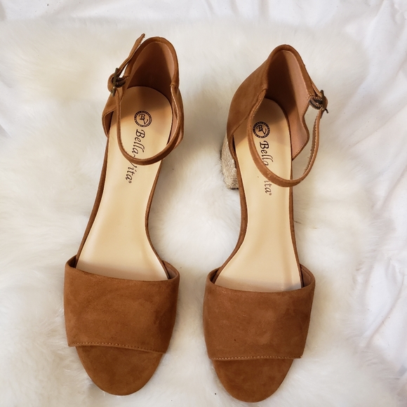 Nwot bella vita block heel sandals - Picture 3 of 8